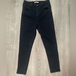 Women’s  Levi’s super skinny high rise. Black